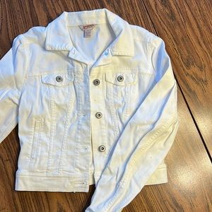 Woman’s white denim jean jacket. Size small